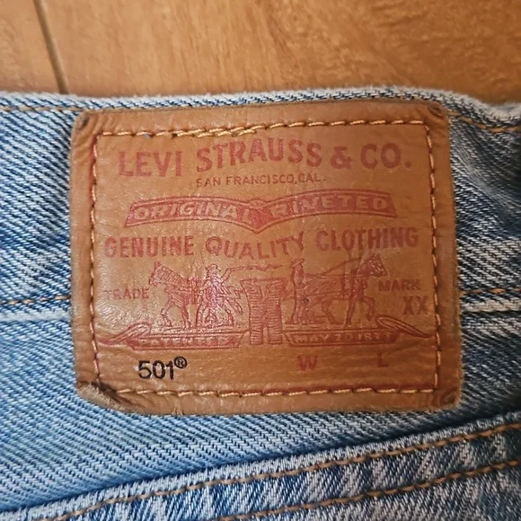 Levi's shorts - Picture 3 of 4